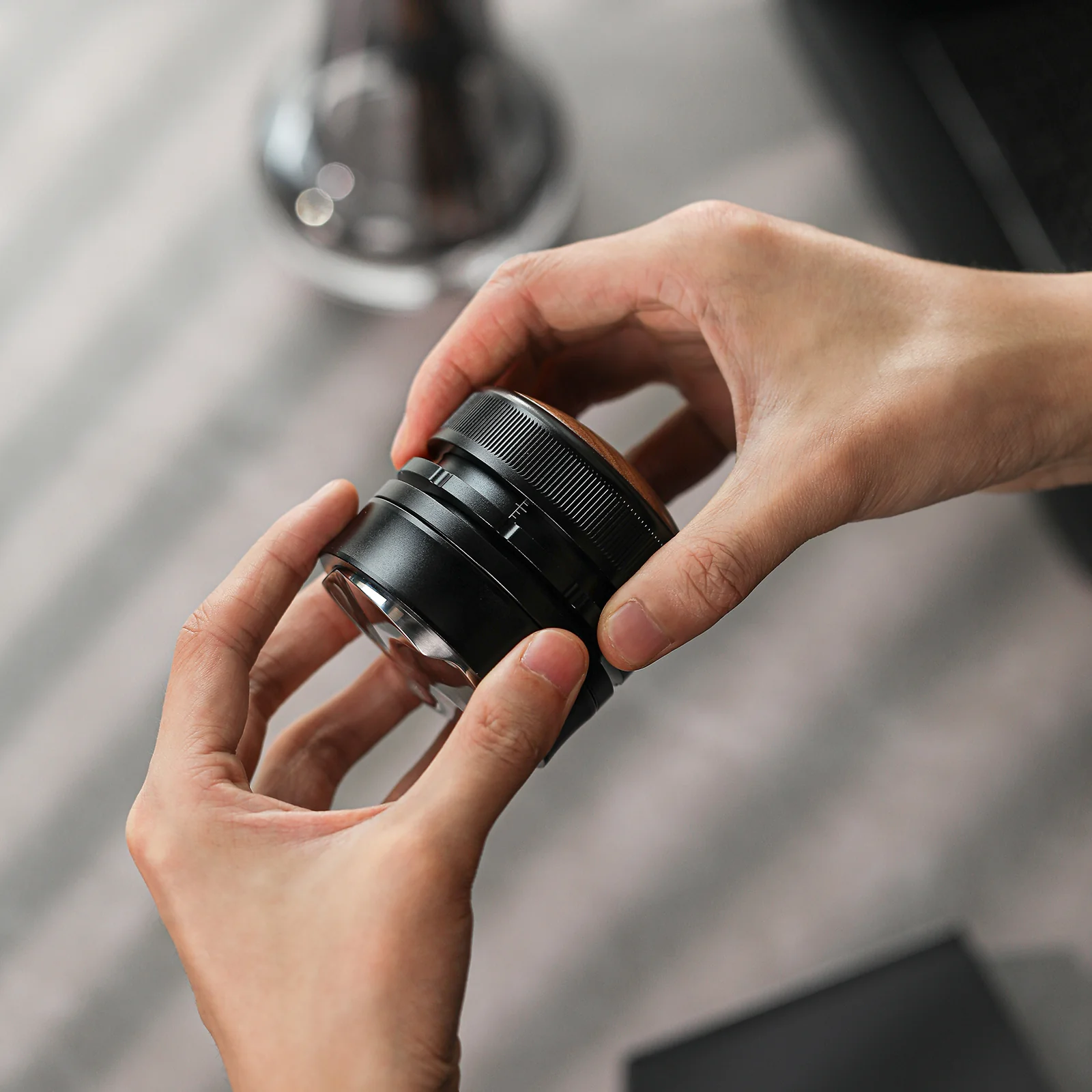 Cyclone Gravity Coffee Distributor l 58mm Universal (MHW-3BOMBER) - الصورة 4